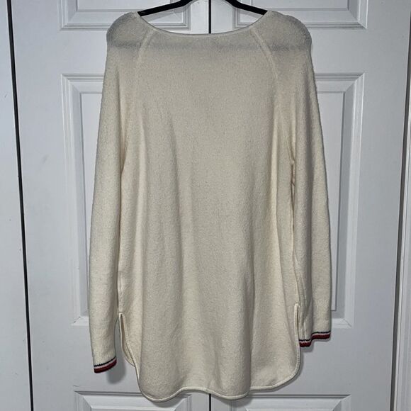 Tommy Hilfiger off white sweater size XL - Picture 7 of 7